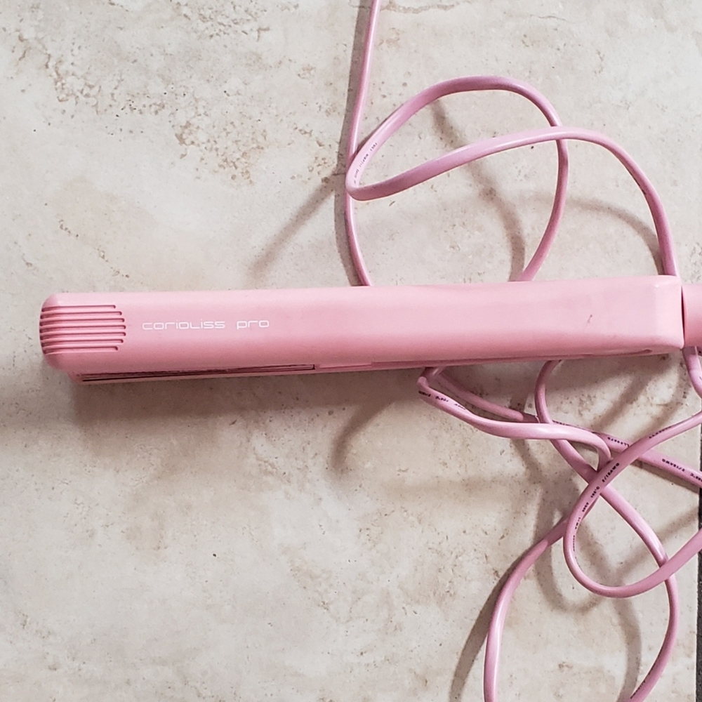 Ceramic flat Iron. Made in Italy. In perfect working condition.